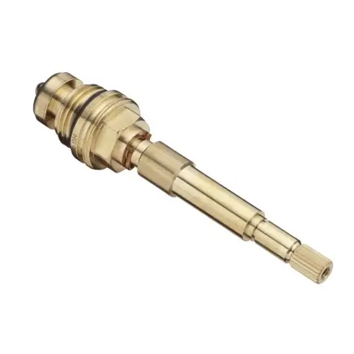 Goldene Absperreinheit von Hansgrohe, mit sichtbarem Gewinde und Innenteilen. Geeignet für UP Ventile, funktionelles Design zur Regulierung des Wasserflusses.
